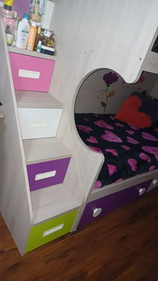 Cama nido con cajones y escaleras