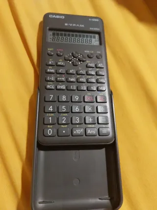 Calculadora Casio FX-82MS como nueva