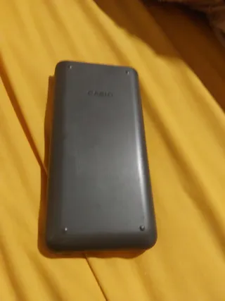 Calculadora Casio FX-82MS como nueva