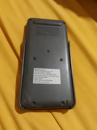 Calculadora Casio FX-82MS como nueva