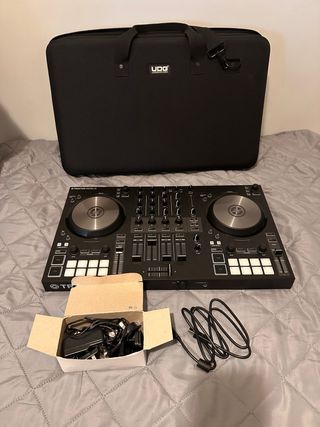 Controlador Traktor Kontrol S3 + Funda UDG