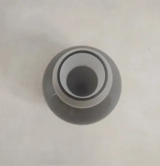 Jarrón de vidrio gris