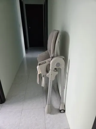 Trona Kinderkraft Ajustable Gris + REGALOS