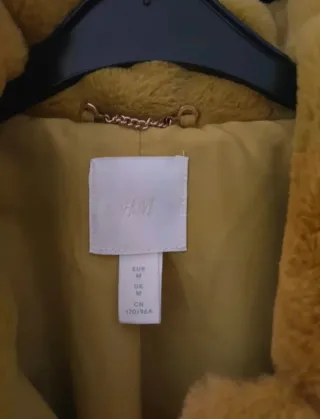 Abrigo pelo amarillo H&M talla M