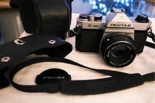 Cámara Analógica Pentax K1000 + objetivo 50 mm