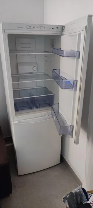 Nevera con congelador blanca.Marca Balay.