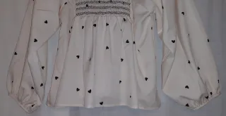 Blusa Nido Abeja estampado Corazones ,Talla S