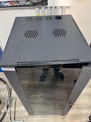 Armario Rack 10U para Baterías Pylontech