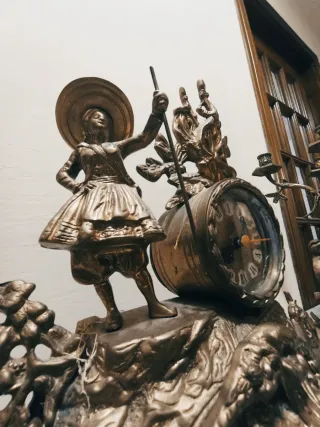 Lindo Reloj de sobremesa antiguo bronce