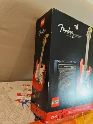 LEGO 21329 Fender Stratocaster