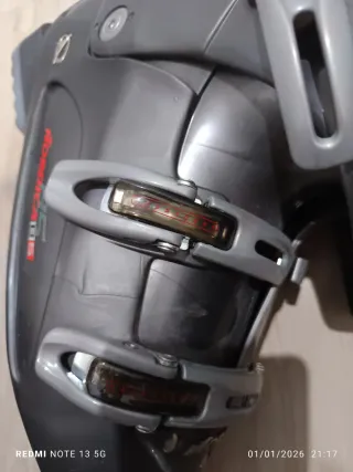 Botas de esquí Nordica grises y rojas