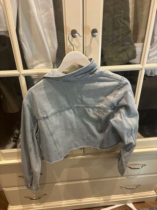 Chaqueta vaquera corta