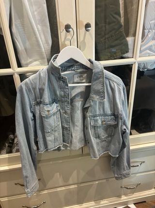 Chaqueta vaquera corta