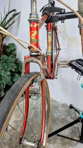 Bicicleta de carretera Peugeot Roja