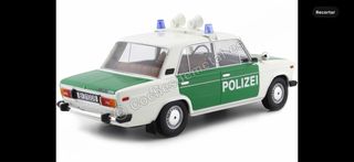 Coche de policía escala 1/18