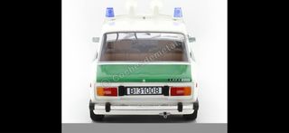 Coche de policía escala 1/18