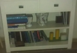 Aparador y repisa muy nuevos blancos madera maciza