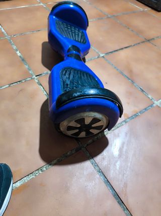 Patinete eléctrico azul