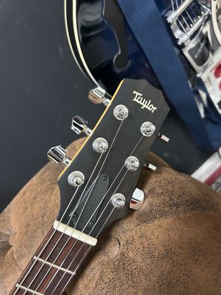 Guitarra Eléctrica Taylor Cuerpo Sólido