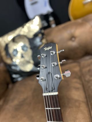 Guitarra Eléctrica Taylor Cuerpo Sólido