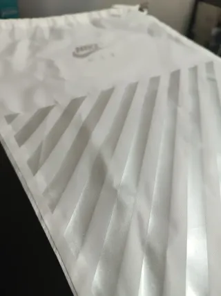 Bolsa Nike Air x Billie Eilish Blanca EXCLUSIVA