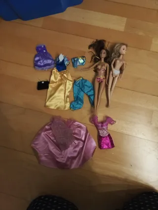 2 Muñecas y Accesorios