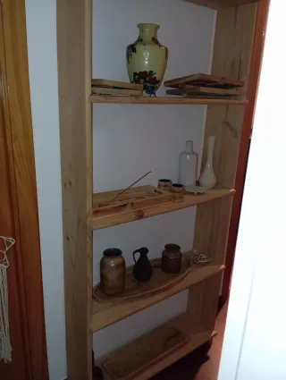 Estantería de madera natural solo estanteria