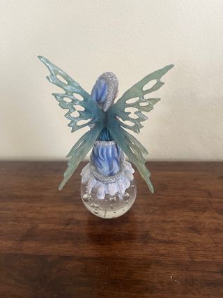 Fata delle Nevi su sfera di cristallo