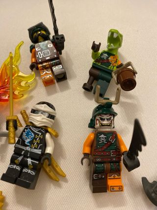 Lote Figuras y accesorios  Lego Ninjago