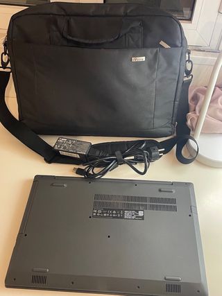 Portátil Lenovo V130 Negro