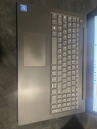 Portátil Lenovo V130 Negro