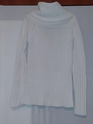 Jersey Sra. Bershka cuello vuelto Talla M