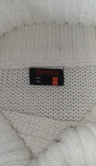 Jersey Sra. Bershka cuello vuelto Talla M
