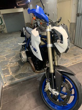BMW HP2 Megamoto