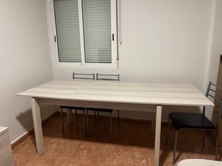 Mesa, aparador y mueble de TV a juego