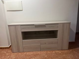 Mesa, aparador y mueble de TV a juego