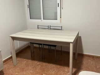 Mesa, aparador y mueble de TV a juego