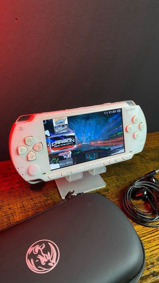 PSP 1004 Bianca + 128GB + Pacco Completo