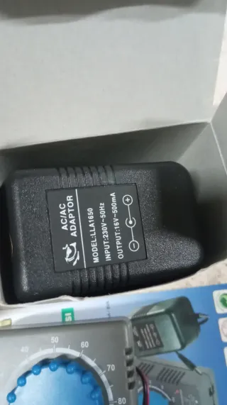 Mando y transformador modelismo ferroviario