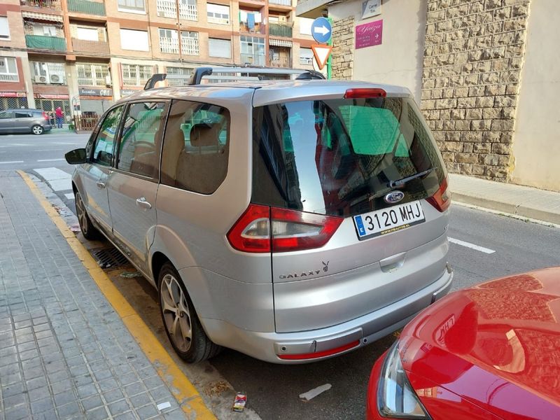 Ford Galaxy 2008 - foto 1
