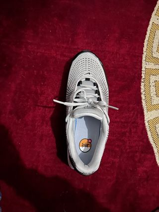 Zapatillas Nike Air Max grises y blancas