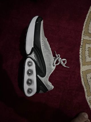 Zapatillas Nike Air Max grises y blancas
