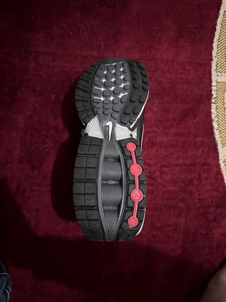 Zapatillas Nike Air Max grises y blancas