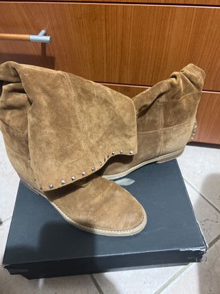 Stivali marroni con borchie e rialzo interno 6cm