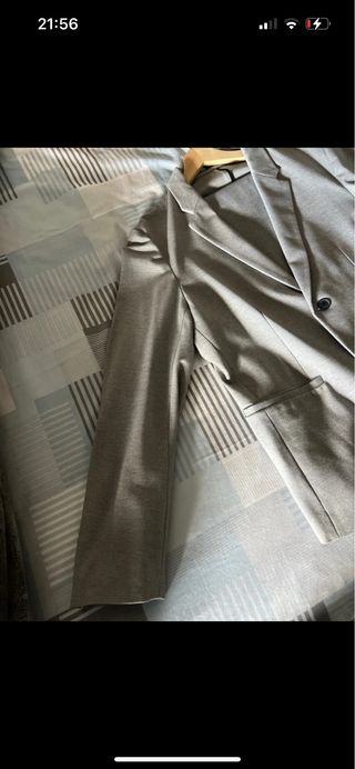 Traje gris americana y pantalón