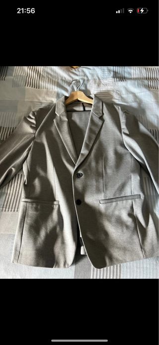 Traje gris americana y pantalón