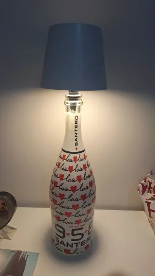 Lampada Santero con cuori e scritte.