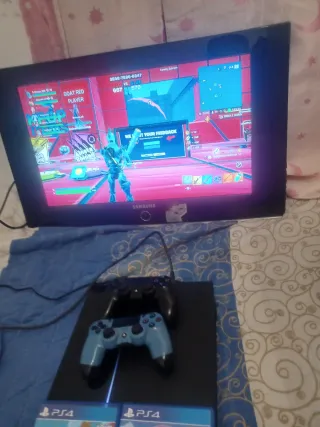 PS4 688GB + 4 Juegos