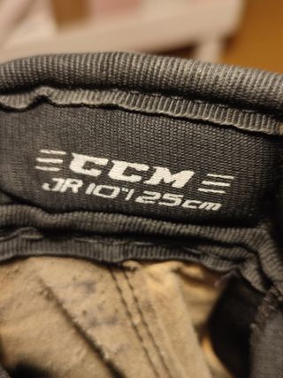 Hockey Rodilleras PALLAS Junior y Guantes CCM 10