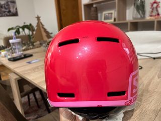 Casco de esquí Salomon con visera